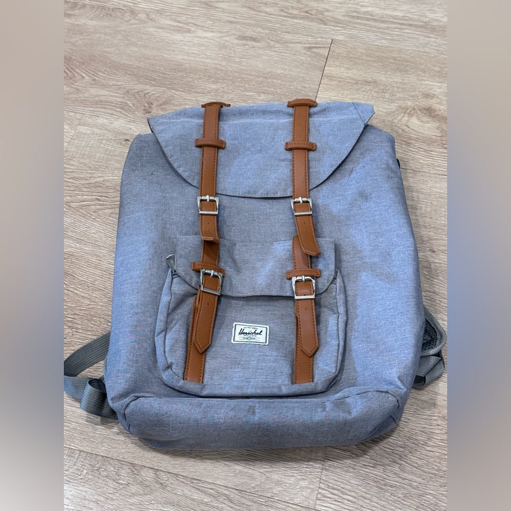 Herschel Supply Co Little America Backpack in Light Gray Crosshatch